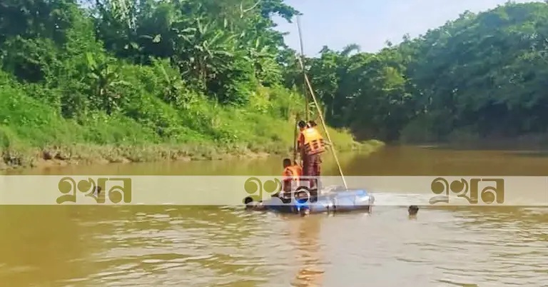 ফায়ার সার্ভিসের উদ্ধার অভিযান